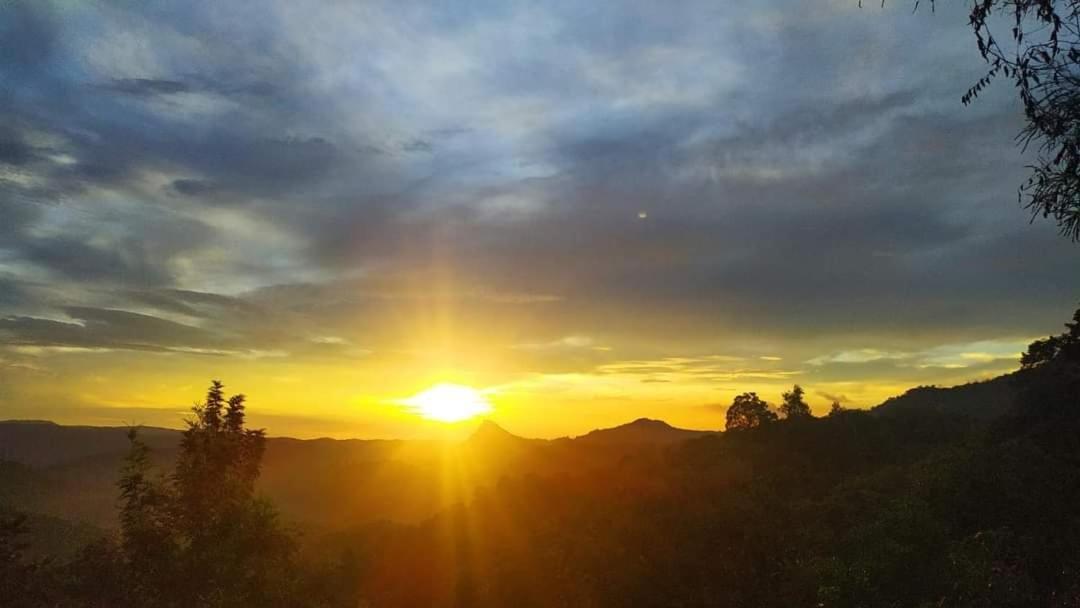 Munnar Tent Hills Resort Devikolam ภายนอก รูปภาพ