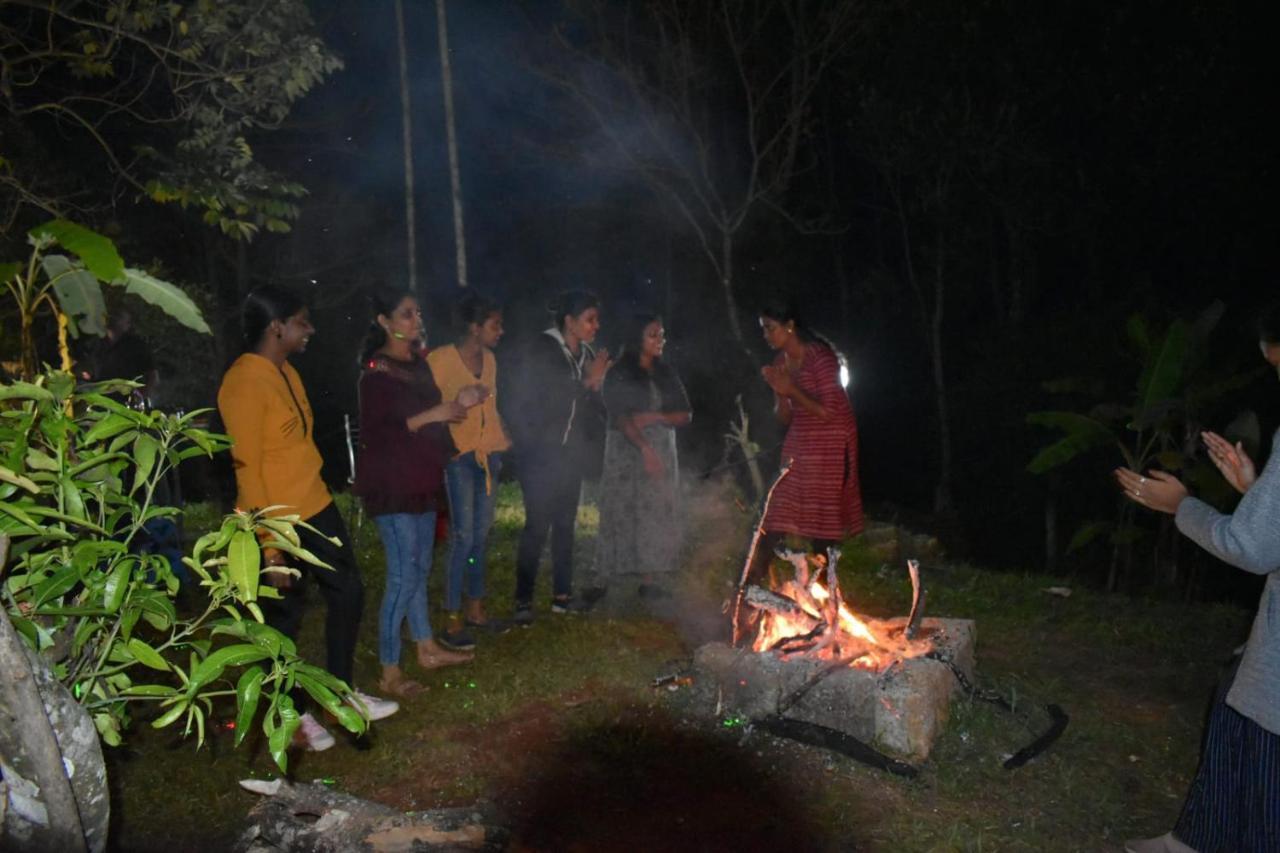 Munnar Tent Hills Resort Devikolam ภายนอก รูปภาพ