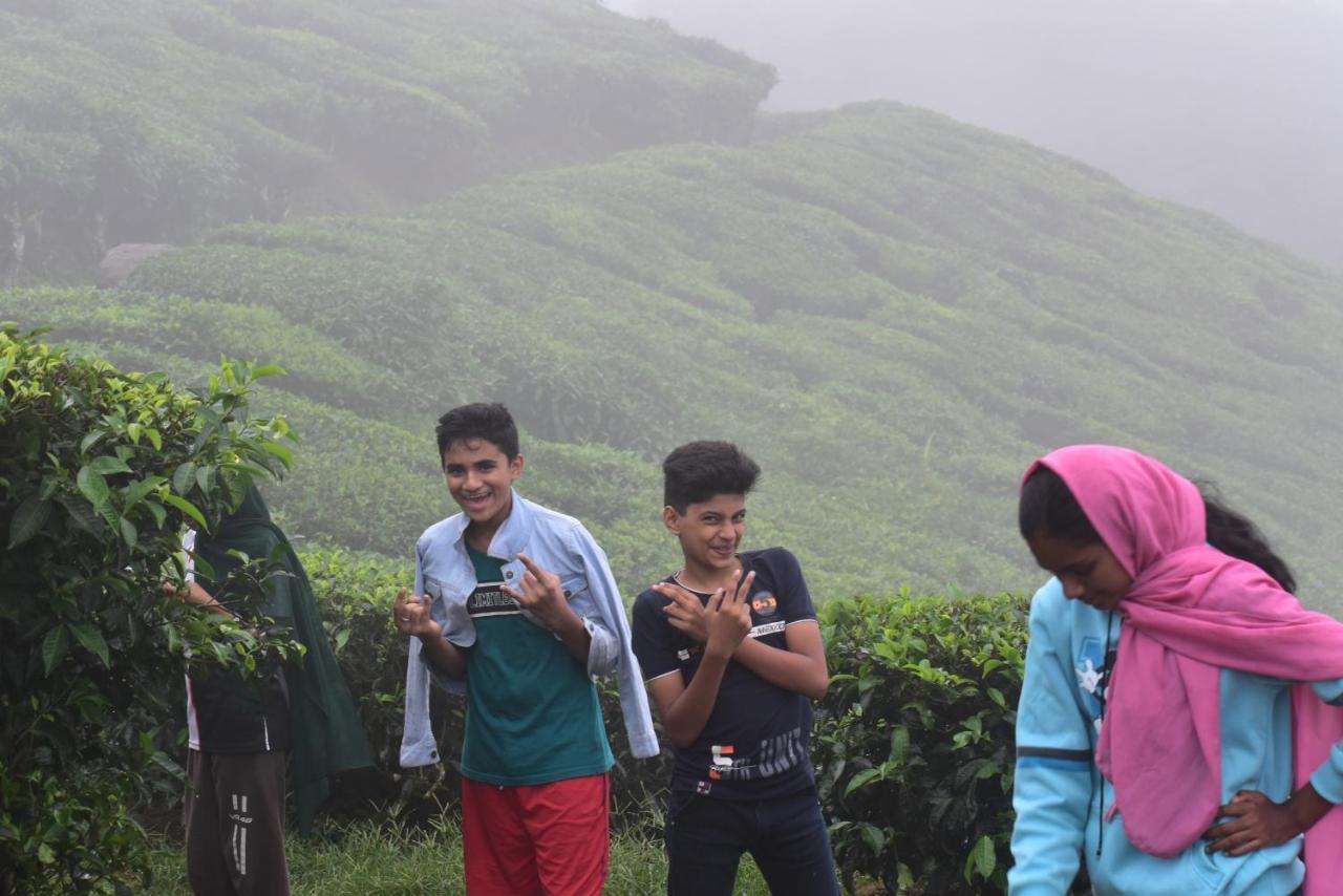 Munnar Tent Hills Resort Devikolam ภายนอก รูปภาพ